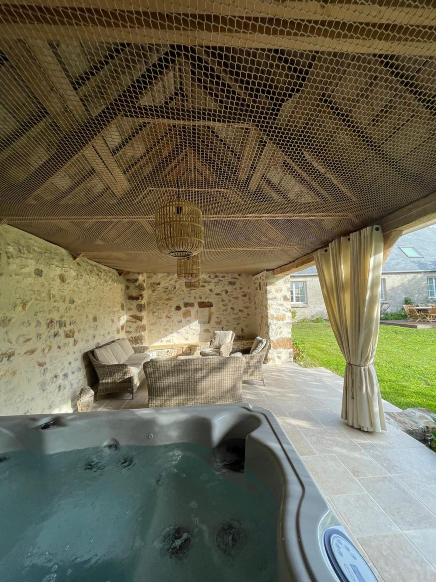 Les Cottages Du Manoir, Jacuzzi -كروزون المظهر الخارجي الصورة